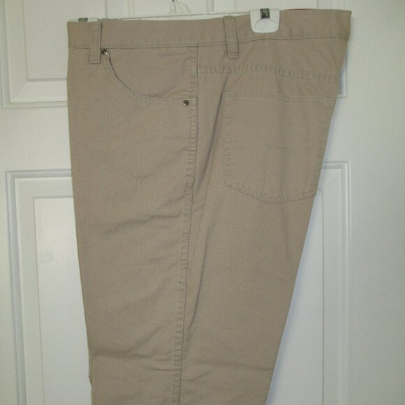 Claiborne Casual Mens Tan Cotton Jean Pant NWOT - Size 38W x 30L - Picture 2 of 4